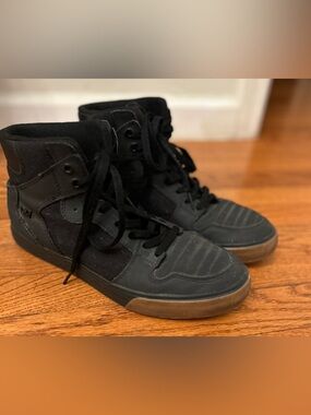 Supra Vaider Cold Weather
Outdoor Boots Skate Black Gum
 Size US 9.5 Men’s